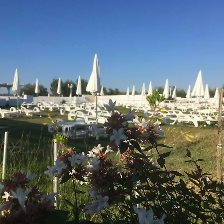 Zyra Garden Club Bed & Breakfast 3*